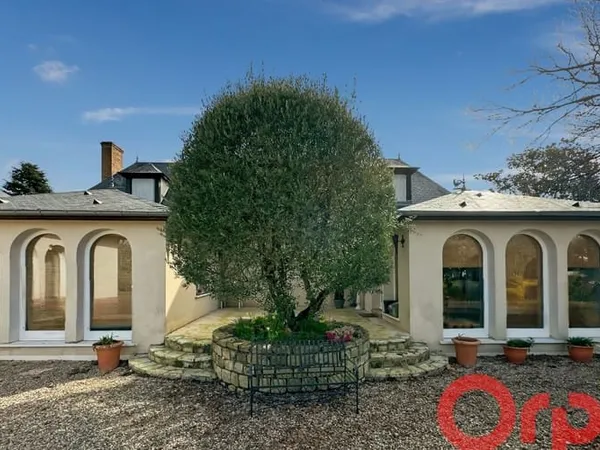 Maison 9 pièces 295 m²