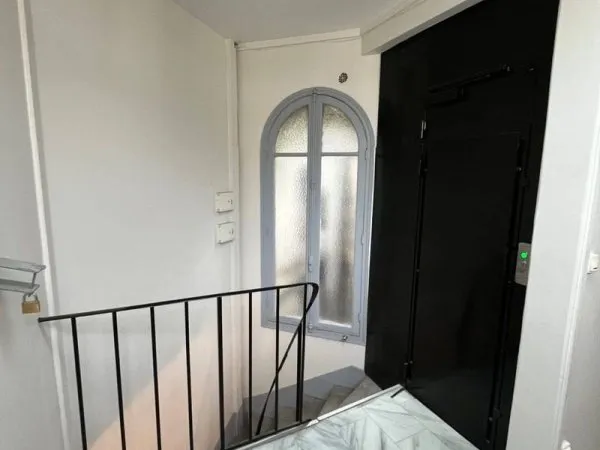 Studio 1 pièce 8 m²