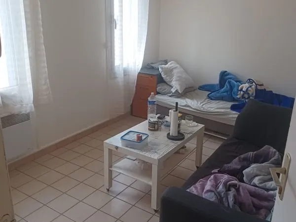 Chambre à ce partager dans studio