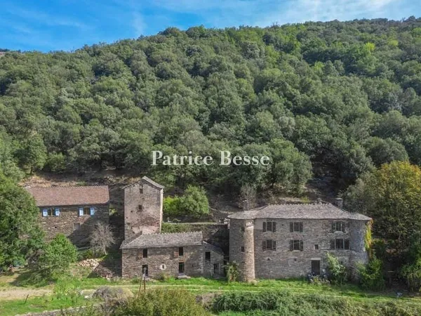 Château 9 pièces 330 m²
