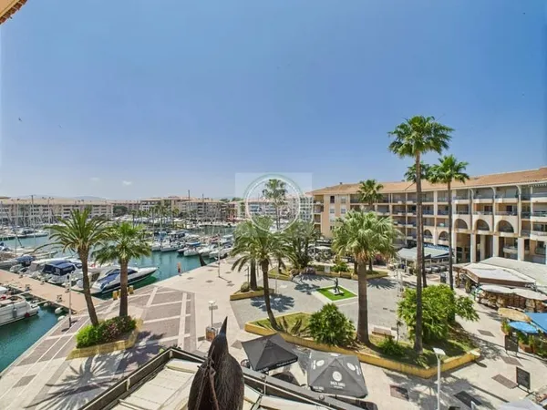 À Vendre - Magnifique T2 de 31 m² - Avec garage box Port Fréjus