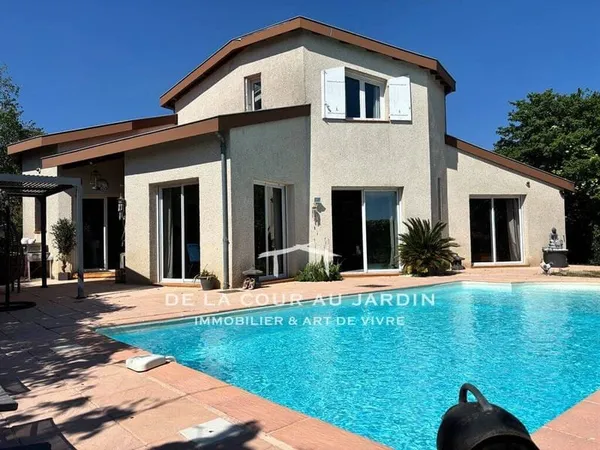 Maison 5 pièces 145 m²