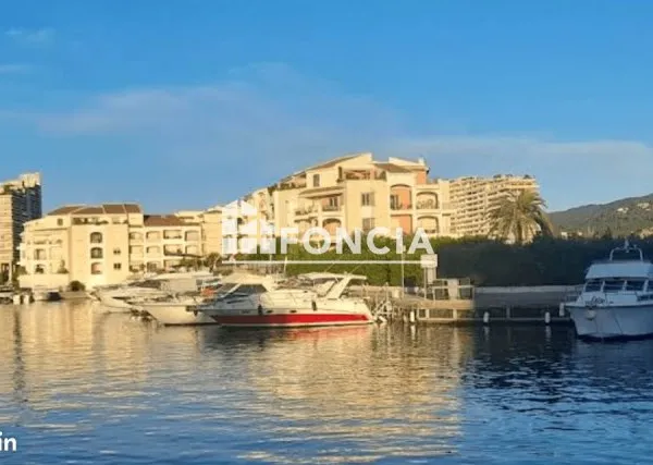 Appartement à louer 2939.6 - MANDELIEU 06210
