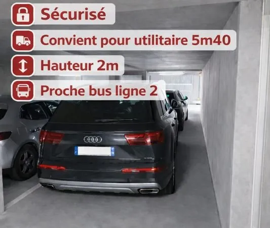 Grand parking sécurisé (2m max) - idéal utilitaire/van - proche bus ligne 2