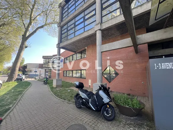 Bureaux - A LOUER - 415 m² divisibles à partir de 65 m²