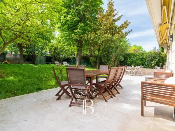 Neuilly - Mermoz - Appartement en duplex 5 chambres - Jardin et balcons