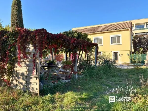 Maison au calme avec double habitation- LAPALUD