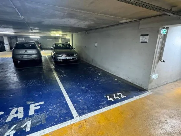 Parking 13 m²
