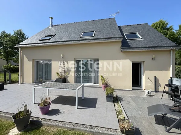 Maison à vendre - Saint Guyomard - 110 m² - 4 chambres - 1000 m² de terrain.