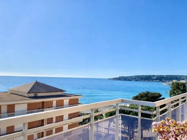 DERNIER ETAGE - CENTRE