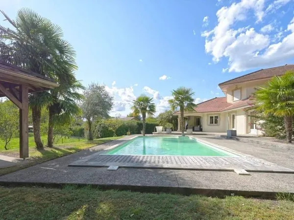 Maison 9 pièces 250 m²