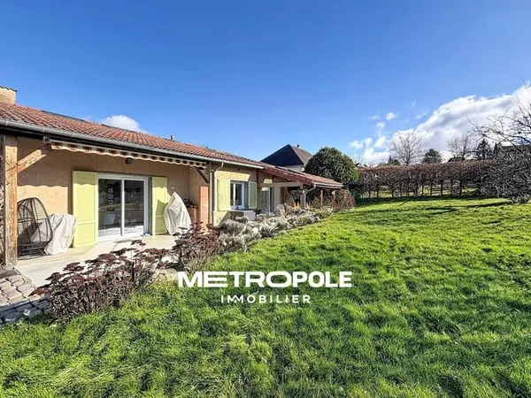 MAISON DE FAMILLE - EVEUX