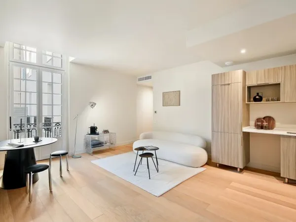 Antibes centre 8 appartements rénovés à vendre