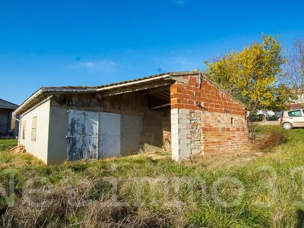 Grange à rénover avec jardin