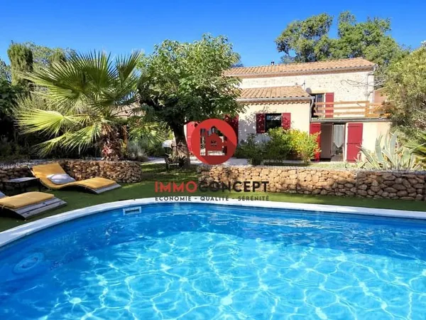 Maison en pierre de 153 m² avec piscine