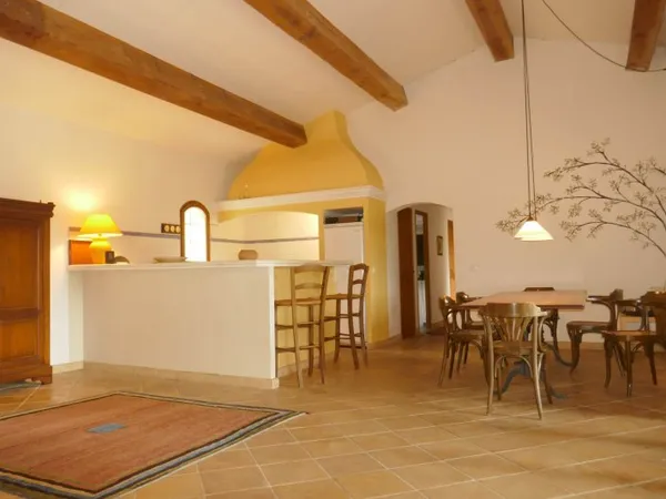 VILLA DE PLAIN PIED - PISCINE - JARDIN 2 075 m2 PLEIN SUD AV