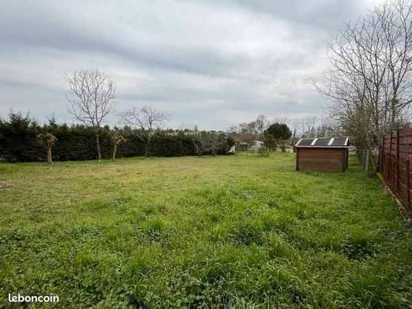 Terrain 689 m² Casteljaloux