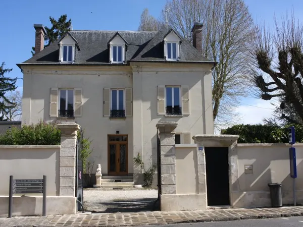 Très Belle Maison de Maître avec Parc Arborée - Proche Chantilly