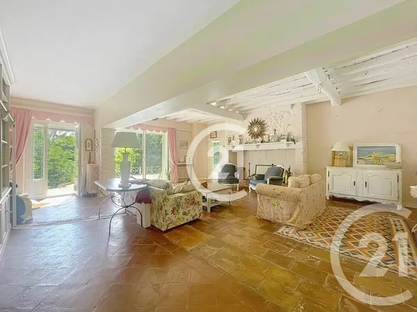 Maison 7 pièces 249 m²