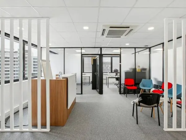 Bureaux 2 pièces 752 m²