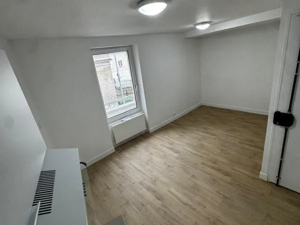 studio 18 m² - 700 € cc