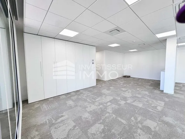 Bureau 313 m²