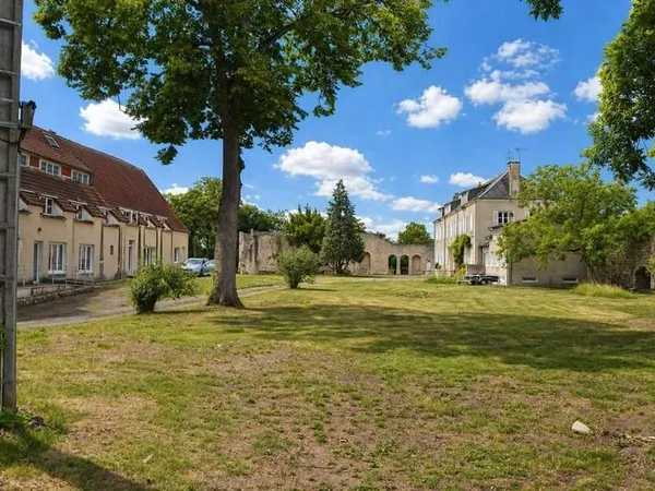 Maison 42 pièces 1245 m²