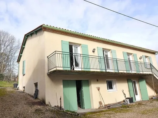 Maison de ville de 120 m² avec appartement T1 de 36 m²