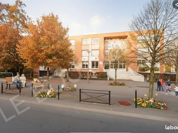 Bureaux 136 m² EVRY COURCOURONNES