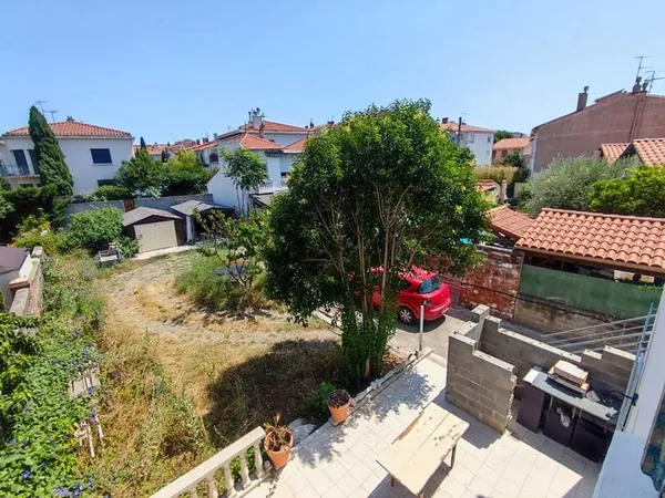 Maison de ville sur 500M2 terrain à Perpignan.