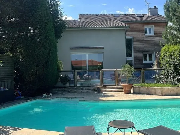 Villa 8 pièces 223 m²