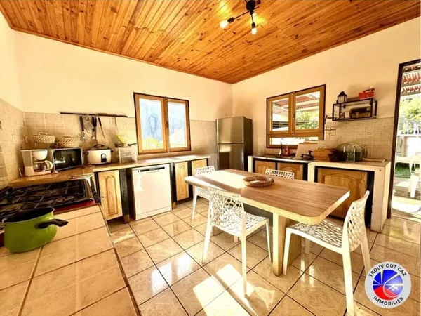 Maison indépendante - 220m ²