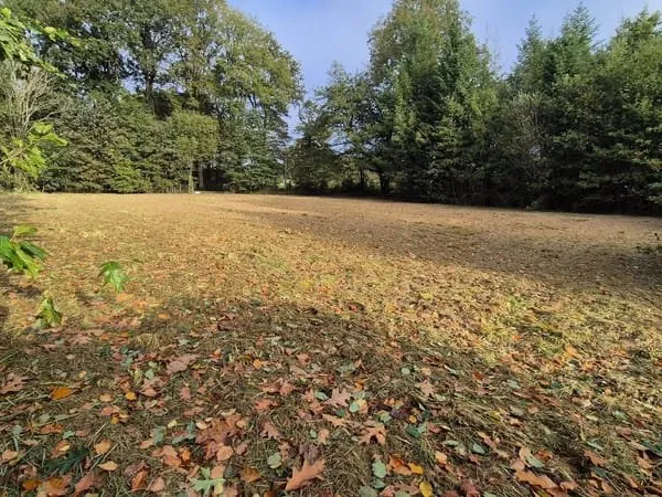 Terrain constructible à Peyrilhac