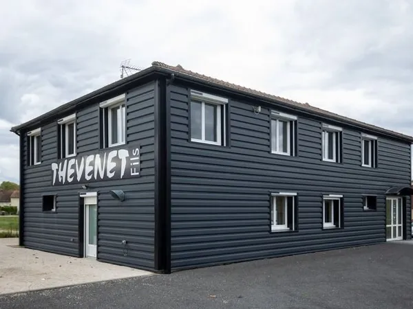 Local/bureau à vendre PARAY LE MONIAL (71) 230 m2 environ avec 8 bureaux