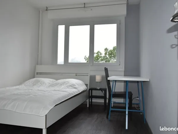 Chambre Colocation La Bruyère