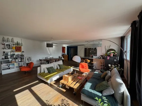 A Vif, spécial investisseur appartement de 178m2 et un bâtim