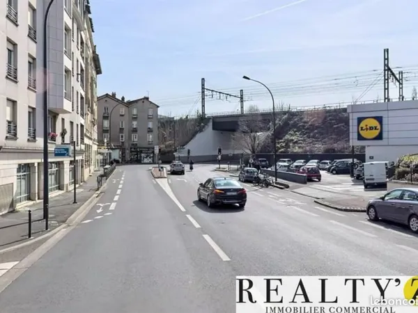 Local commercial 290 m²