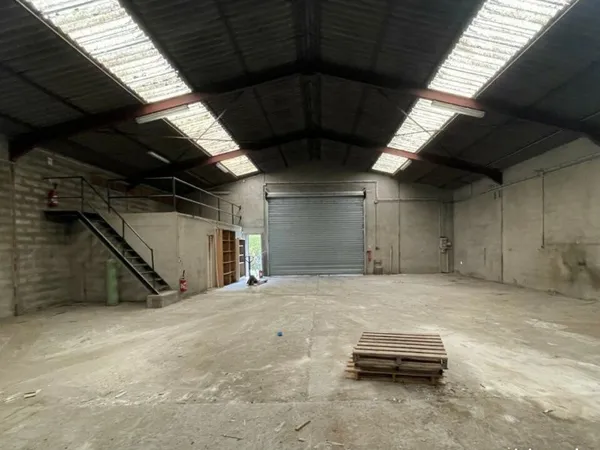 Local bureaux 427 m²