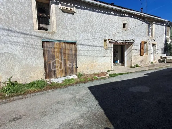 Maison 85 m² à Frontenac - 2 chambres + garage, chai, combles aménageables