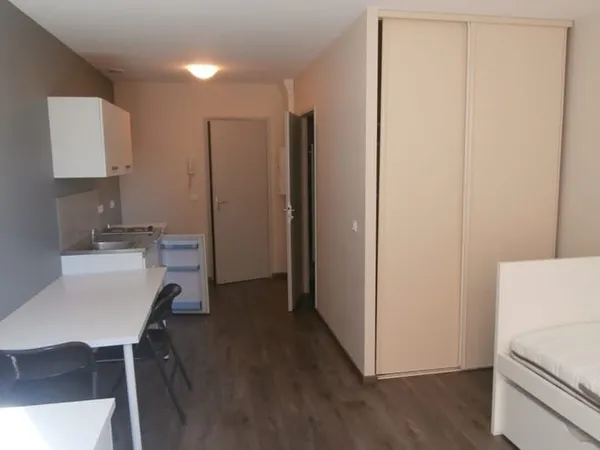 Studio équipé à louer à TOURNON