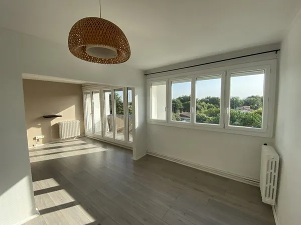 Appartement T4 + Balcon + cellier