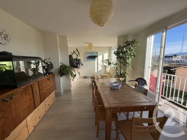 Appartement 5 pièces 75 m²