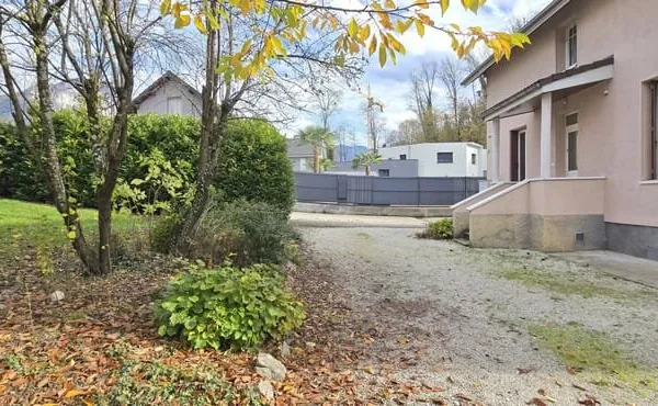 MAISON DE 128M2 AVEC 2 APPARTEMENTS LA RAVOIRE