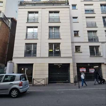 Vente d'une place de parking à Paris 20