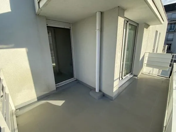 Rond Point de Vannes - T2 - 53 m2 + terrasse + ascenseur + p
