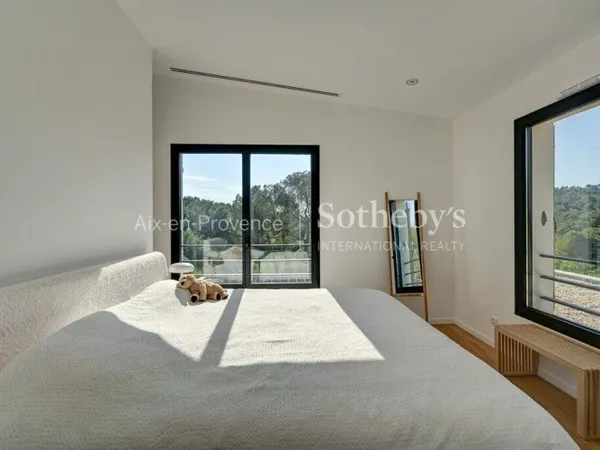 Maison 7 pièces 300 m²