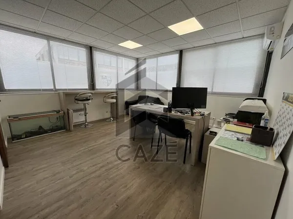 Bureaux 64 m²