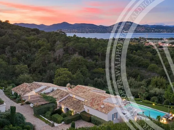 Villa Provençale d'Exception avec Héliport et Prestations exclusives