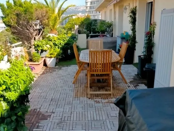 A vendre TOULON 83000 CHAMP DE MARS de 230 m2 habitable et 110 m2 terrasse