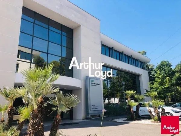 Bureau 1659 m²